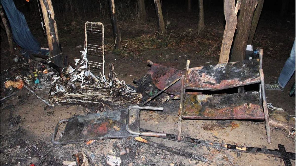 Muž v Praze zapálil stan, ve kterém byly dvě ženy